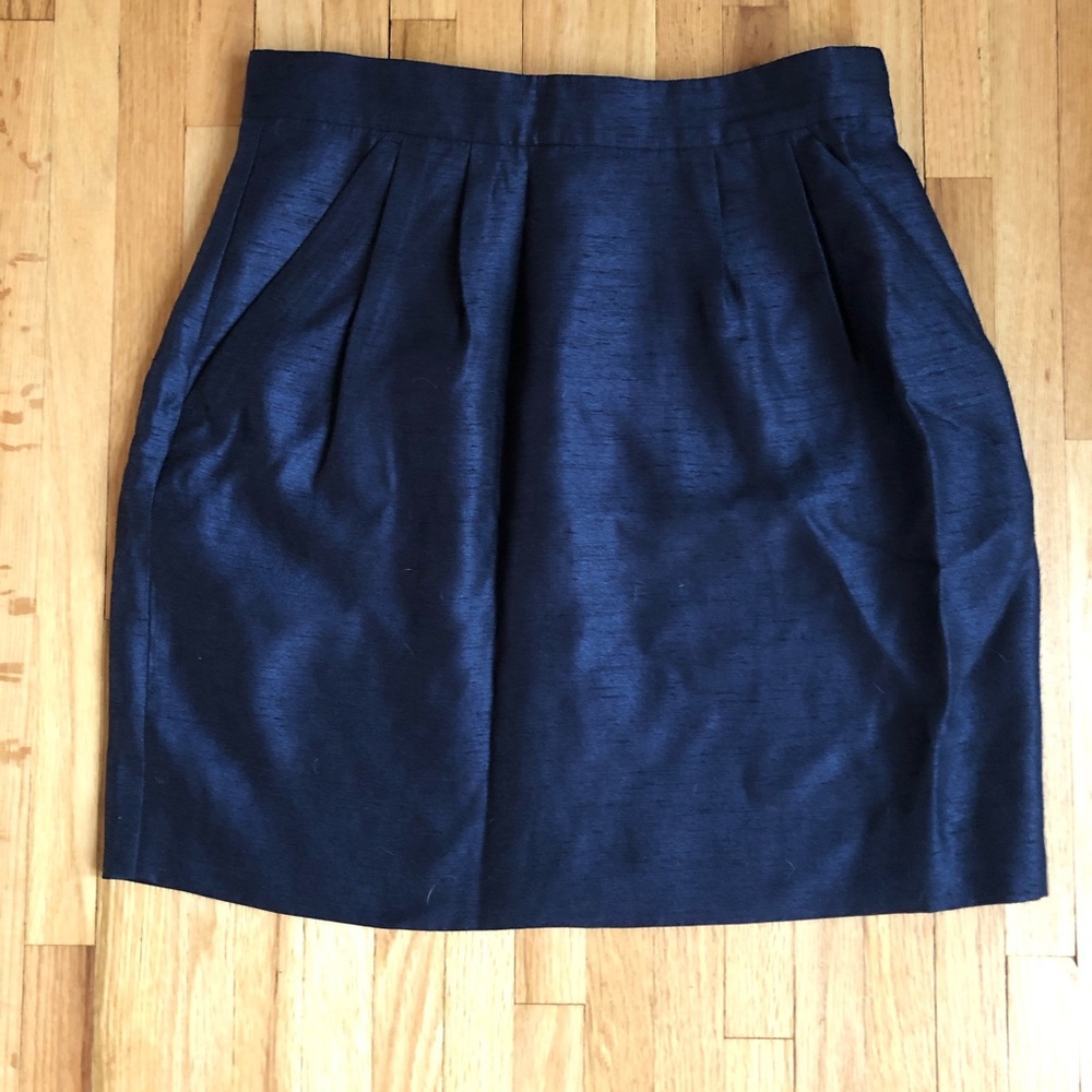 H&M Navy skirt with front pockets size 8